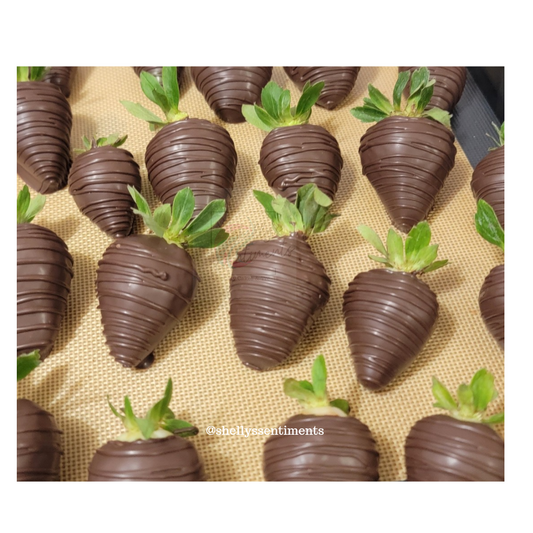 Organic Chocolate Covered Strawberries - By Dozen